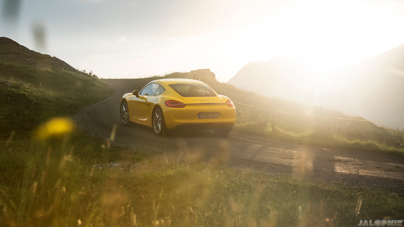 Illustration for article titled The Most Gorgeous Photos Of A Porsche Cayman You Will Ever See